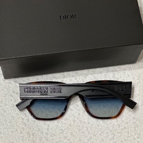 Dior Signature Butterfly Sunglasses Black / Blue Lenses - Picture 6 of 6